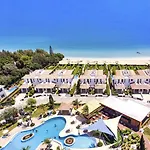 別荘 Luxury Beachfront With Private Pool, Private Beach, Yoga & Sea Adventures *