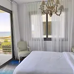 別荘 Luxury Beachfront With Private Pool, Private Beach, Yoga & Sea Adventures