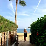 Luxury Beachfront With Private Pool, Private Beach, Yoga & Sea Adventures 別荘