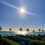 別荘 Luxury Beachfront With Private Pool, Private Beach, Yoga & Sea Adventures *