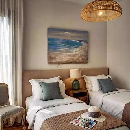 Luxury Beachfront With Private Pool, Private Beach, Yoga & Sea Adventures 別荘 ラルナカ