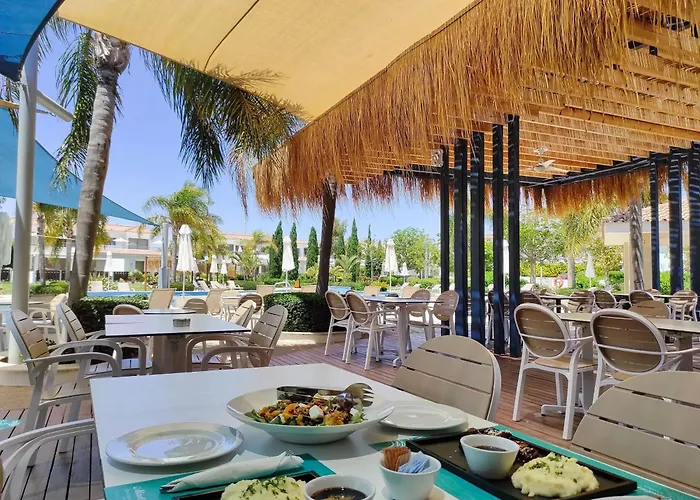 Luxury Beachfront With Private Pool, Private Beach, Yoga & Sea Adventures *