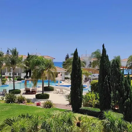 Luxury Beachfront With Private Pool, Private Beach, Yoga & Sea Adventures Nyaraló *