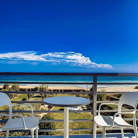 Nyaraló Luxury Beachfront With Private Pool, Private Beach, Yoga & Sea Adventures