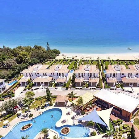 Hébergement de vacances Luxury Beachfront With Private Pool, Private Beach, Yoga & Sea Adventures *