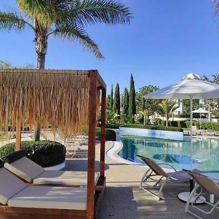 Vakantiehuis Luxury Beachfront With Private Pool, Private Beach, Yoga & Sea Adventures *