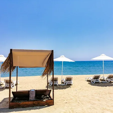 Luxury Beachfront With Private Pool, Private Beach, Yoga & Sea Adventures * Larnaca