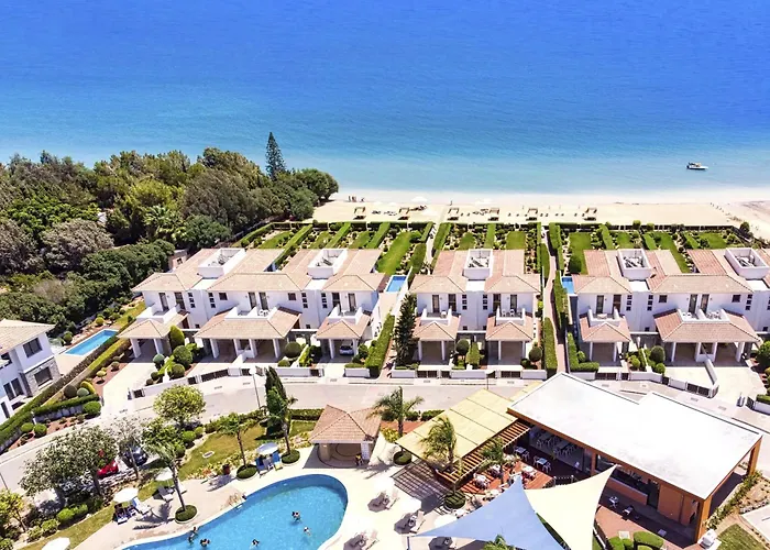 Дом отдыха Luxury Beachfront With Private Pool, Private Beach, Yoga & Sea Adventures *