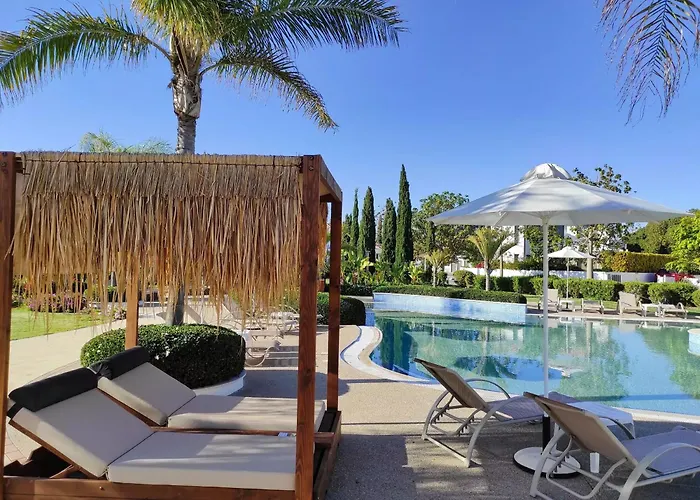 Дом отдыха Luxury Beachfront With Private Pool, Private Beach, Yoga & Sea Adventures *