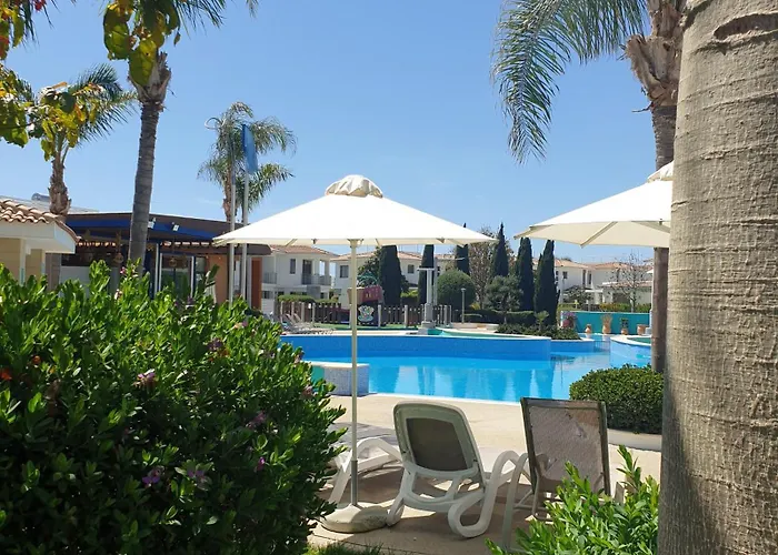 Luxury Beachfront With Private Pool, Private Beach, Yoga & Sea Adventures *