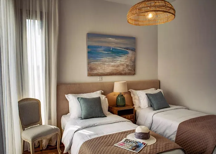 Luxury Beachfront With Private Pool, Private Beach, Yoga & Sea Adventures Casa de Férias Larnaca