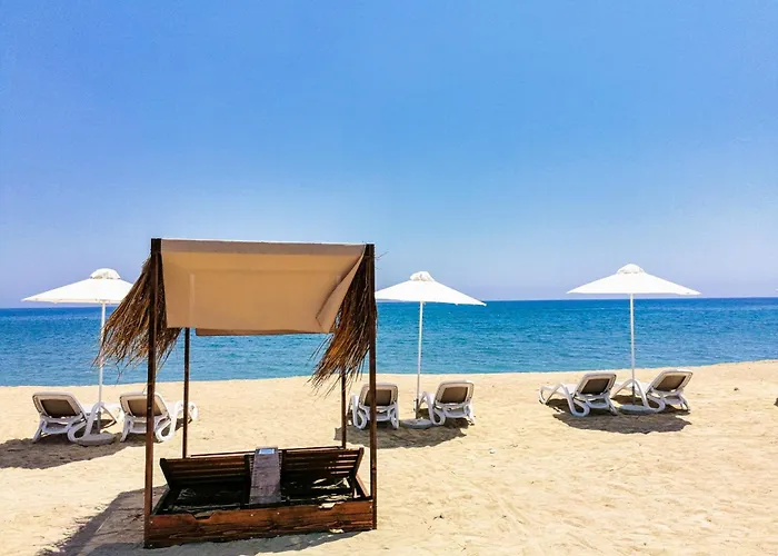 Luxury Beachfront With Private Pool, Private Beach, Yoga & Sea Adventures * Larnaca